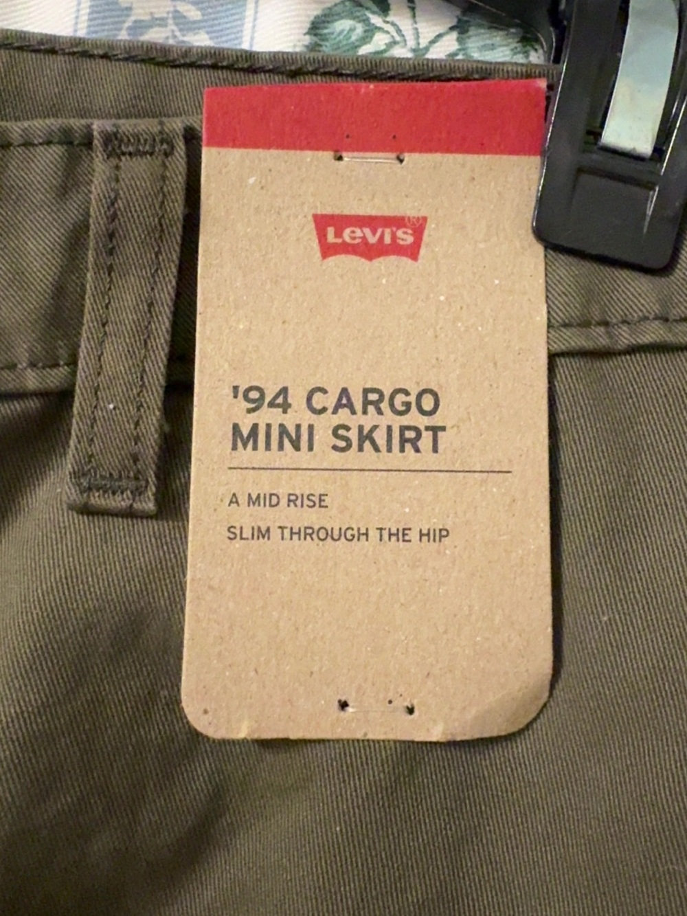 Levi’s Women’s 94’ Cargo Mini Skirt Size 25 NWT - Picture 4 of 9